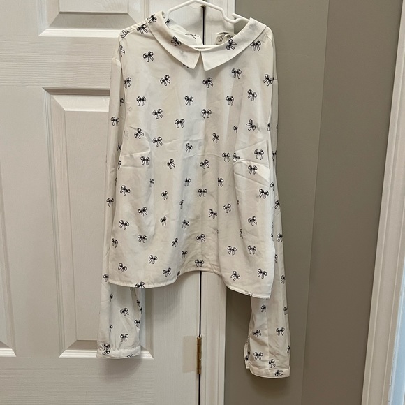 Collard Blouse with Button down back - Picture 1 of 4